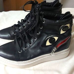 Wishbone Collection Leather Hightops Size 9